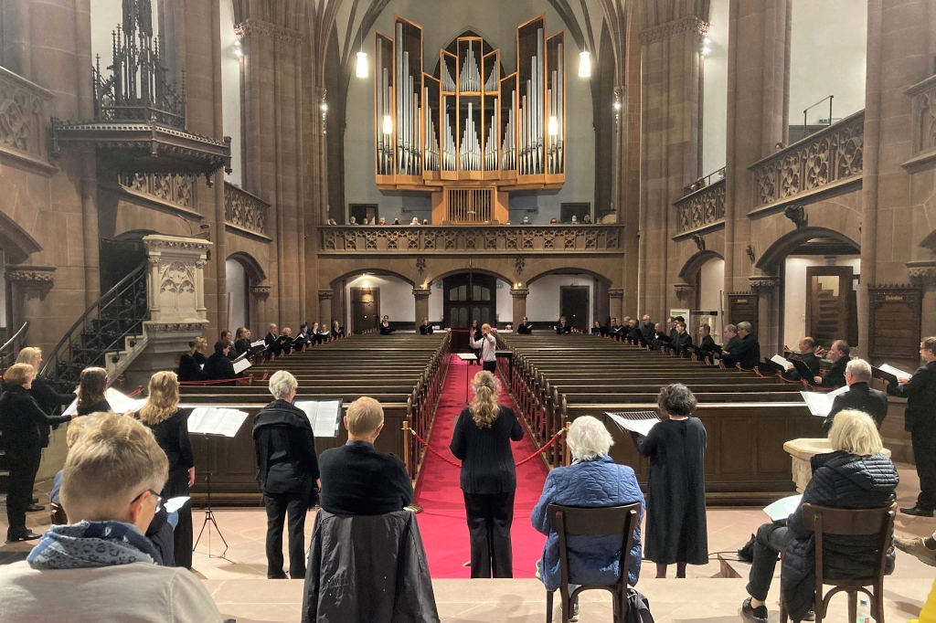 Chorkonzert des Kurt-Thomas-Kammerchores im Oktober 2021 in der Deikönigskirche Frankfurt am Main | mit COVID-19-Abstandsgeboten